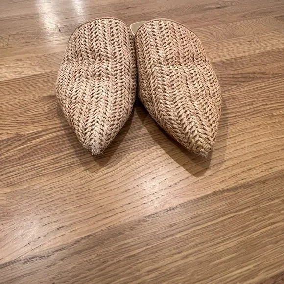 Good Condition, Dolce Vita Ezra Mule, Size 8.5 - Picture 6 of 7